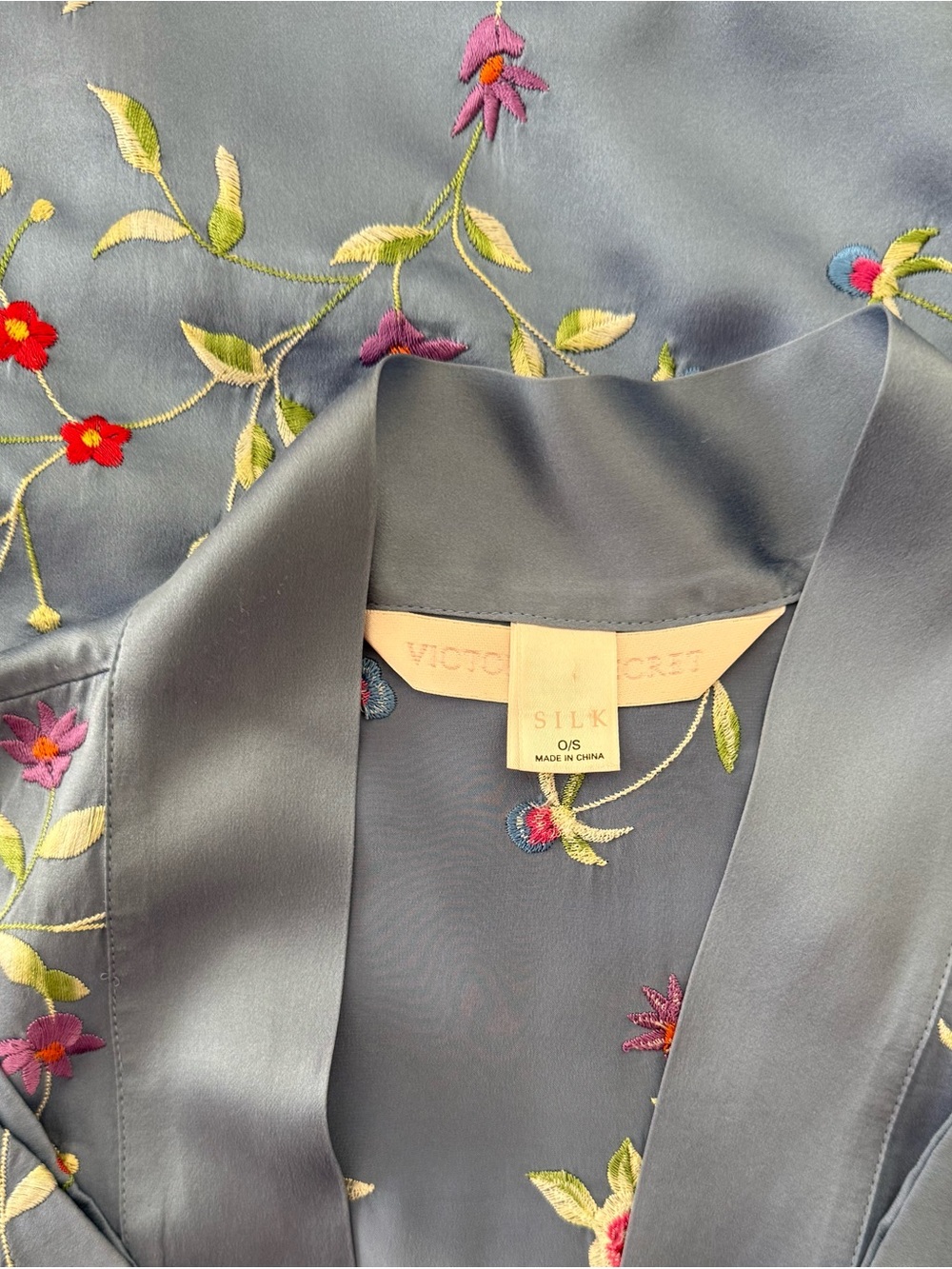 Vintage Victoria’s Secret Y2K Silk Floral Embroidered Kimono Robe ✨ - Picture 7 of 8